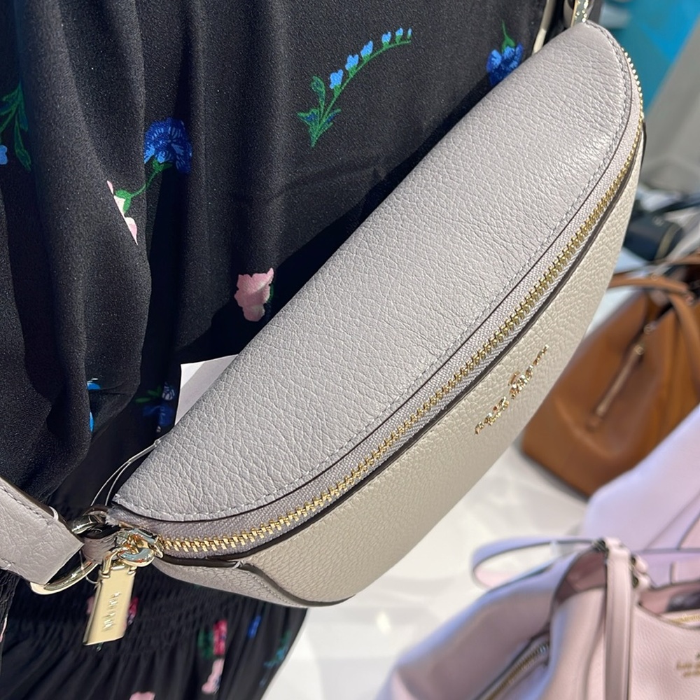 Kate Spade Lena Colorblock Belt Bag
Mountain Grey Multi
Waist Bag , Fanny Pack - Picture 9 of 16